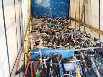 Chargement Les Vélos au Bord de l'Eau pour la Bullecyclette 
#lesvelos